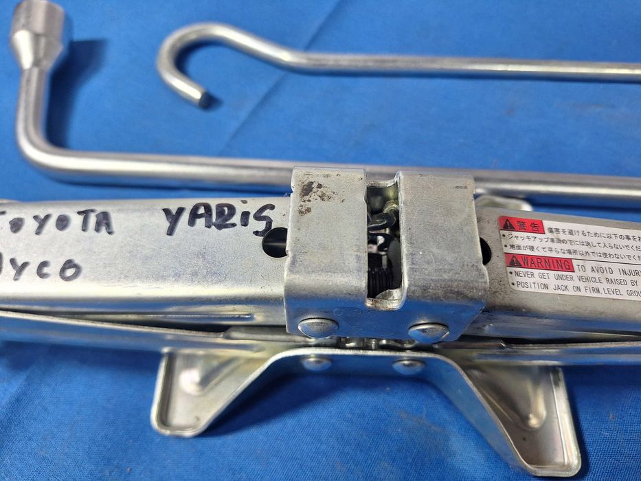 CRIC AUTO Aluminiu Oem Toyota Yaris / AYGO