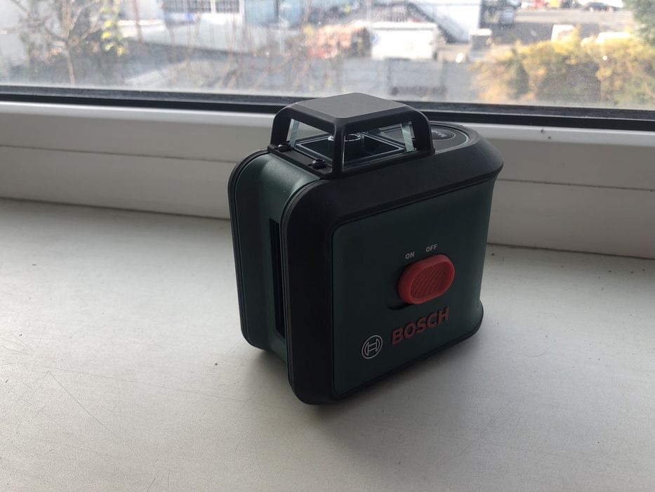 Nivela Laser universal level 360 pret 450 lei laser si husa