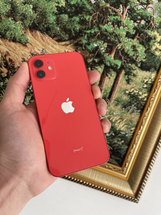 Продам Айфон 12 память 128 гб телефон в идеале в ремонте не был вобше