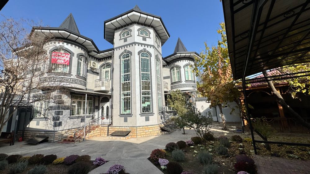 Продается шикарный дом в центре города