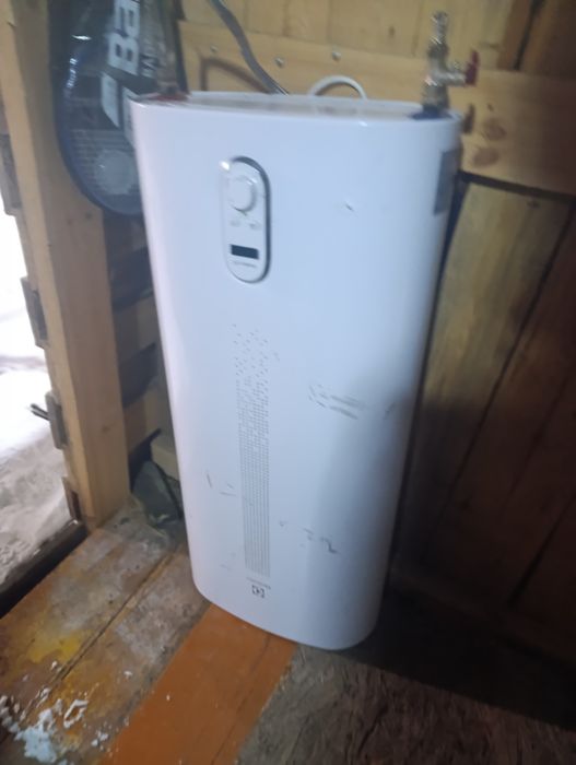 продам бойлер 50 литров