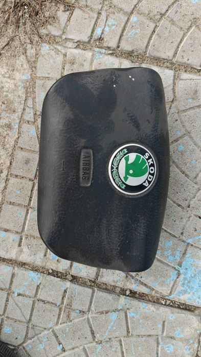 Подушка безопасности AIRBAG  на руль шкода октавия а4