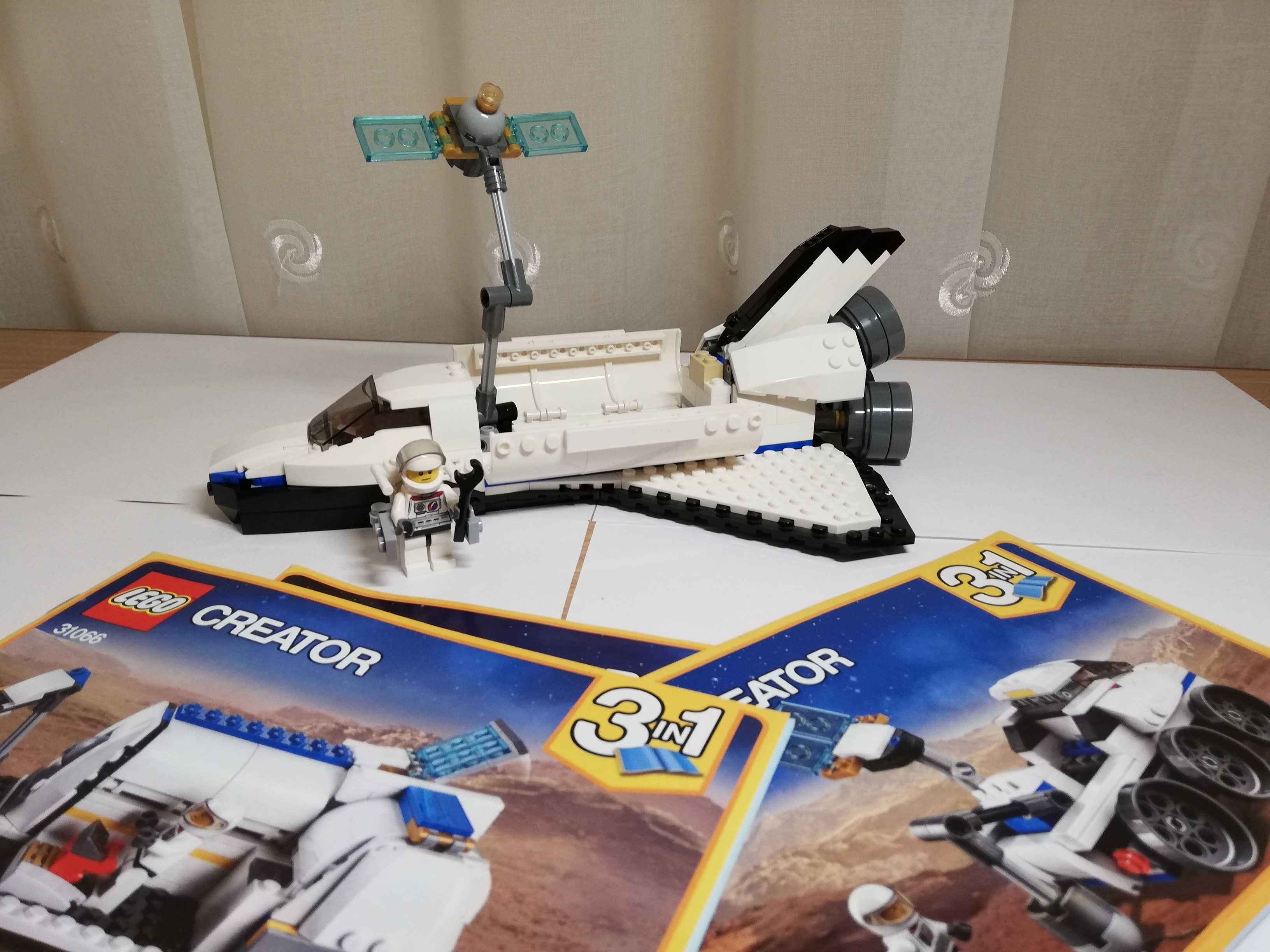 LEGO® Creator Naveta spatiala de explorare 31066
