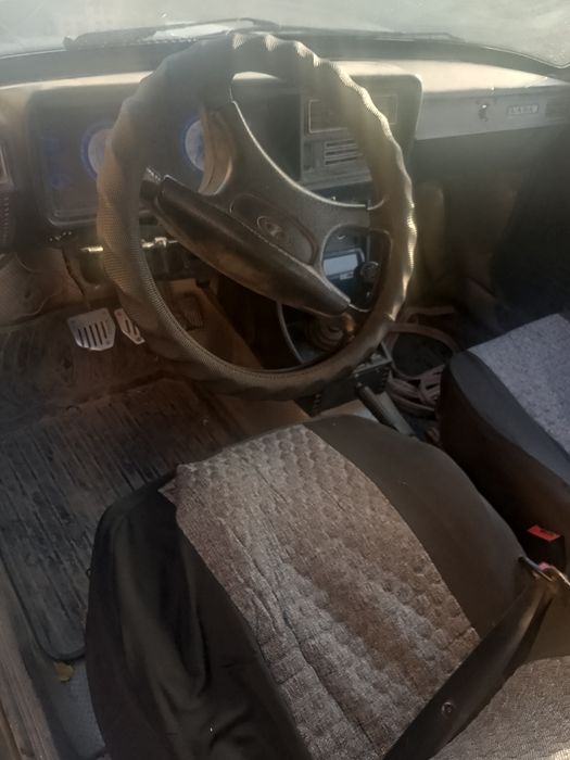 Мошина сотилади метани бор