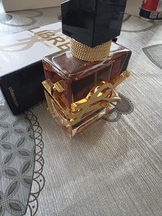 Продавам дамски парфюм Yves Saint Laurent