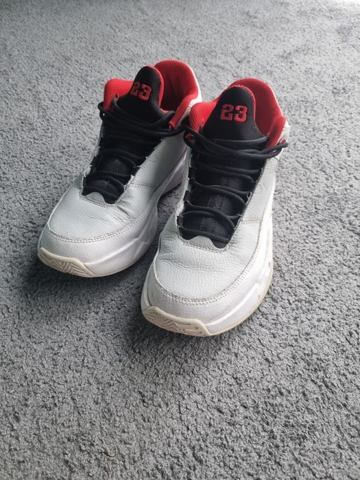jordan max aura 3