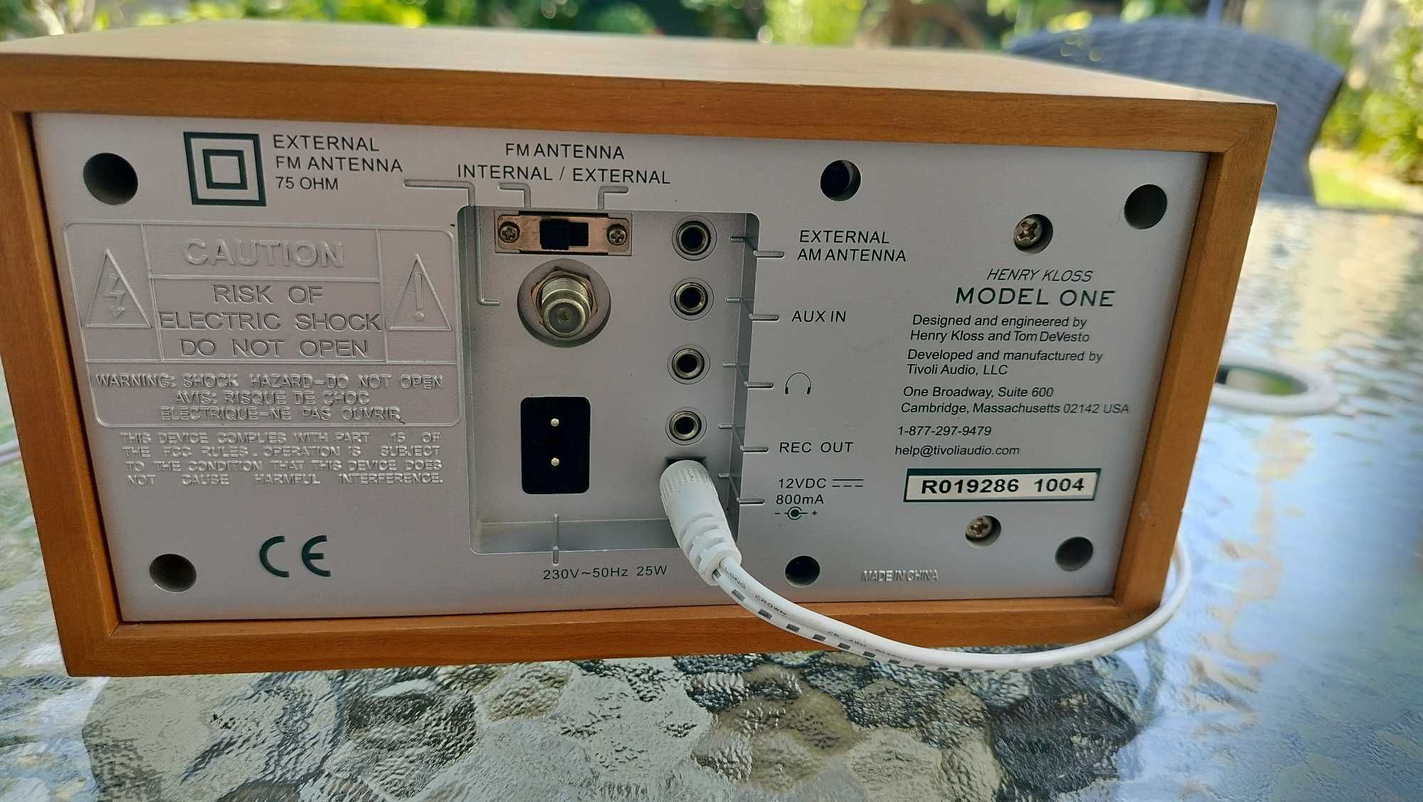 Aparat de radio Tivoli Audio Henry Kloss Model One AM/FM Radio Cherry