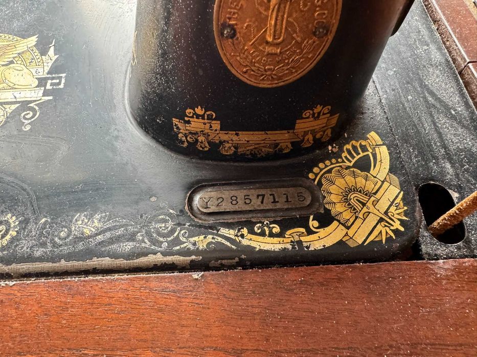 Vand masina de cusut singer