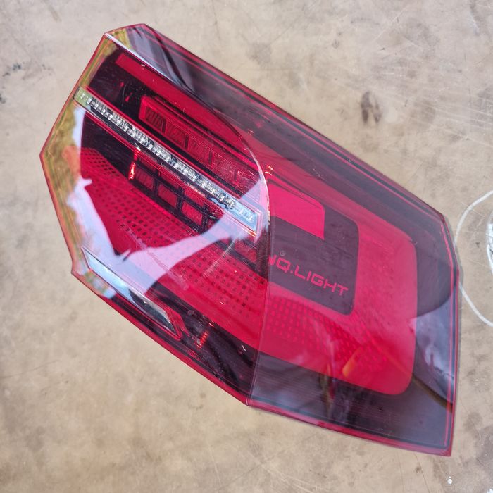 VW GOLF 8 dynamic kombi десен стоп