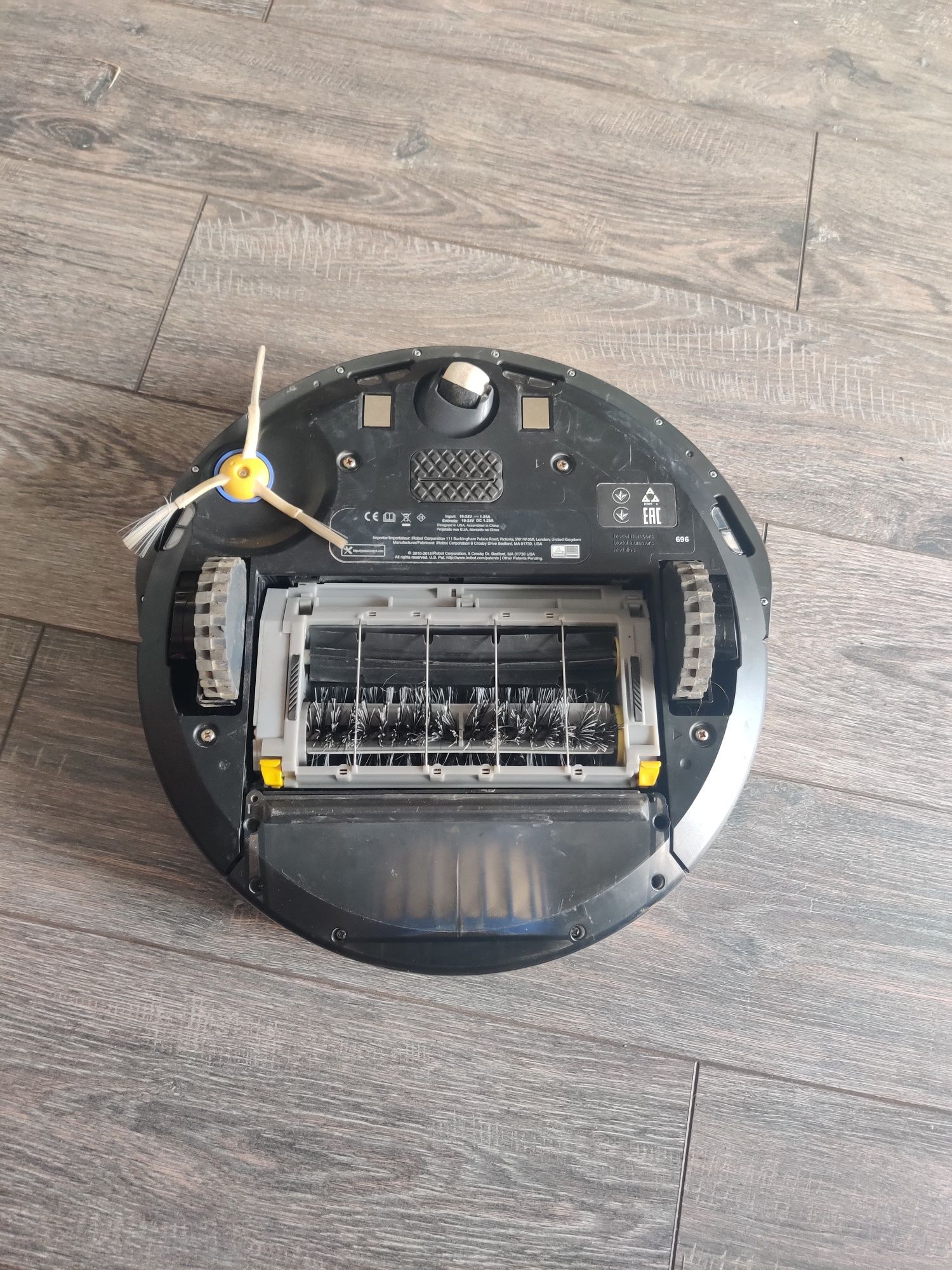 Vând sau dezmembrez aspirator iRobot Roomba 696 Wi-Fi