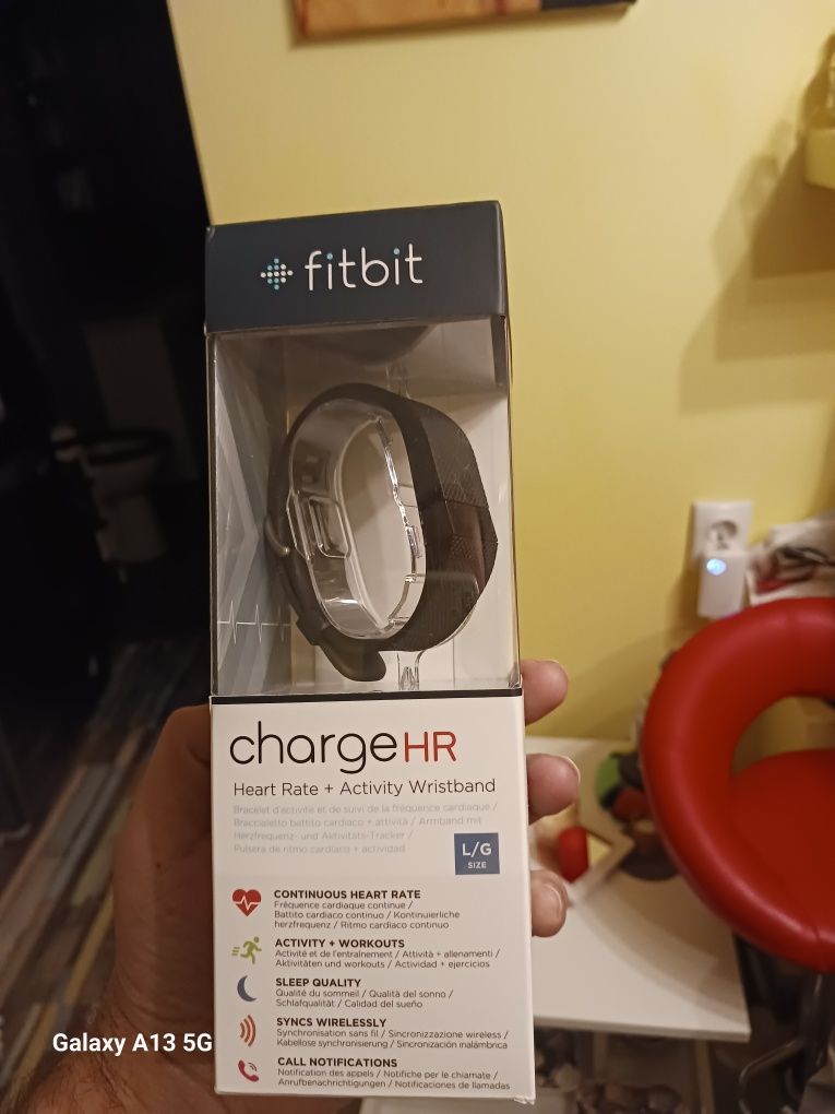 FitBit Charge HR sigilată !