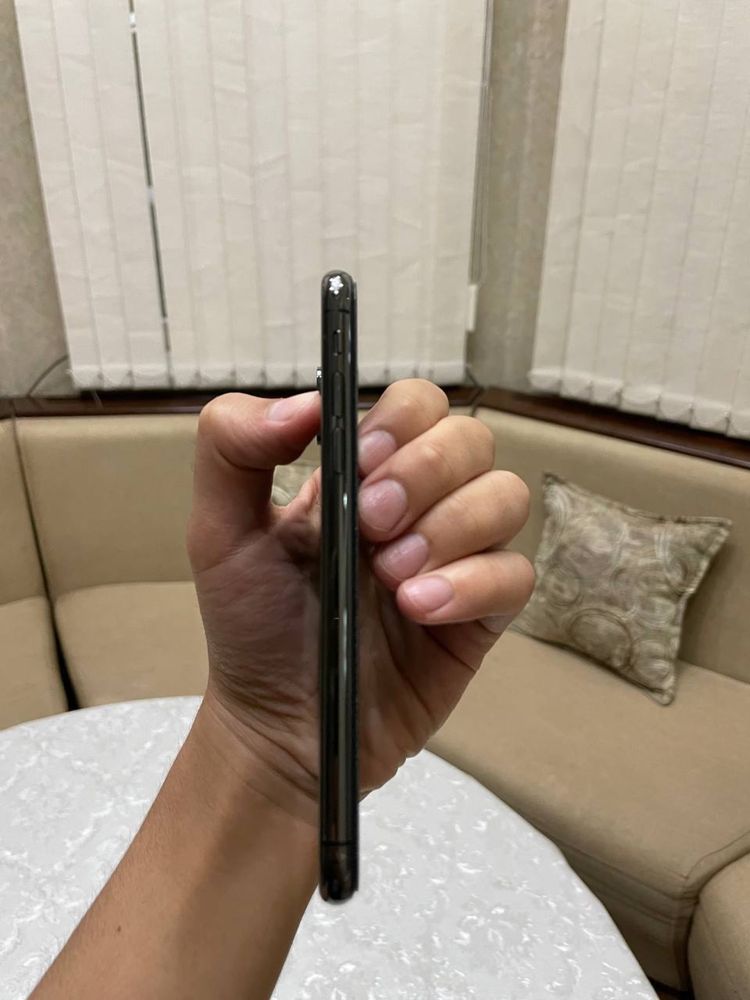 IPhone Xs      .