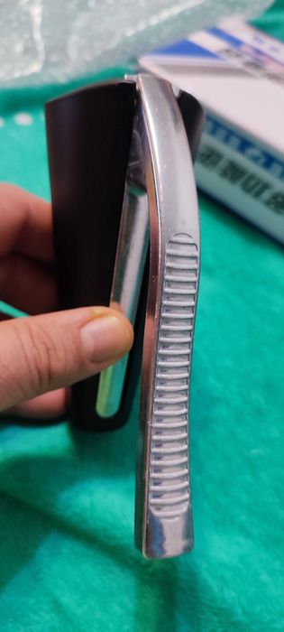 Dispozitiv pentru spart nuci Nou