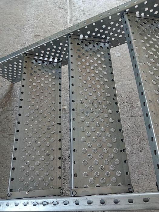 Scara metalica zincata 4mm grosime