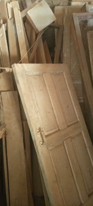 Taxta eshik rom va derazali oynalar
175*125 rom - 5ta bir xil