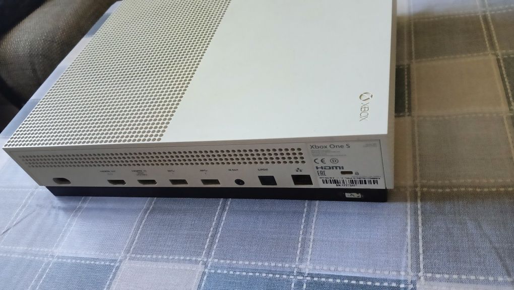 xbox one s 1 TB stare foarte bună