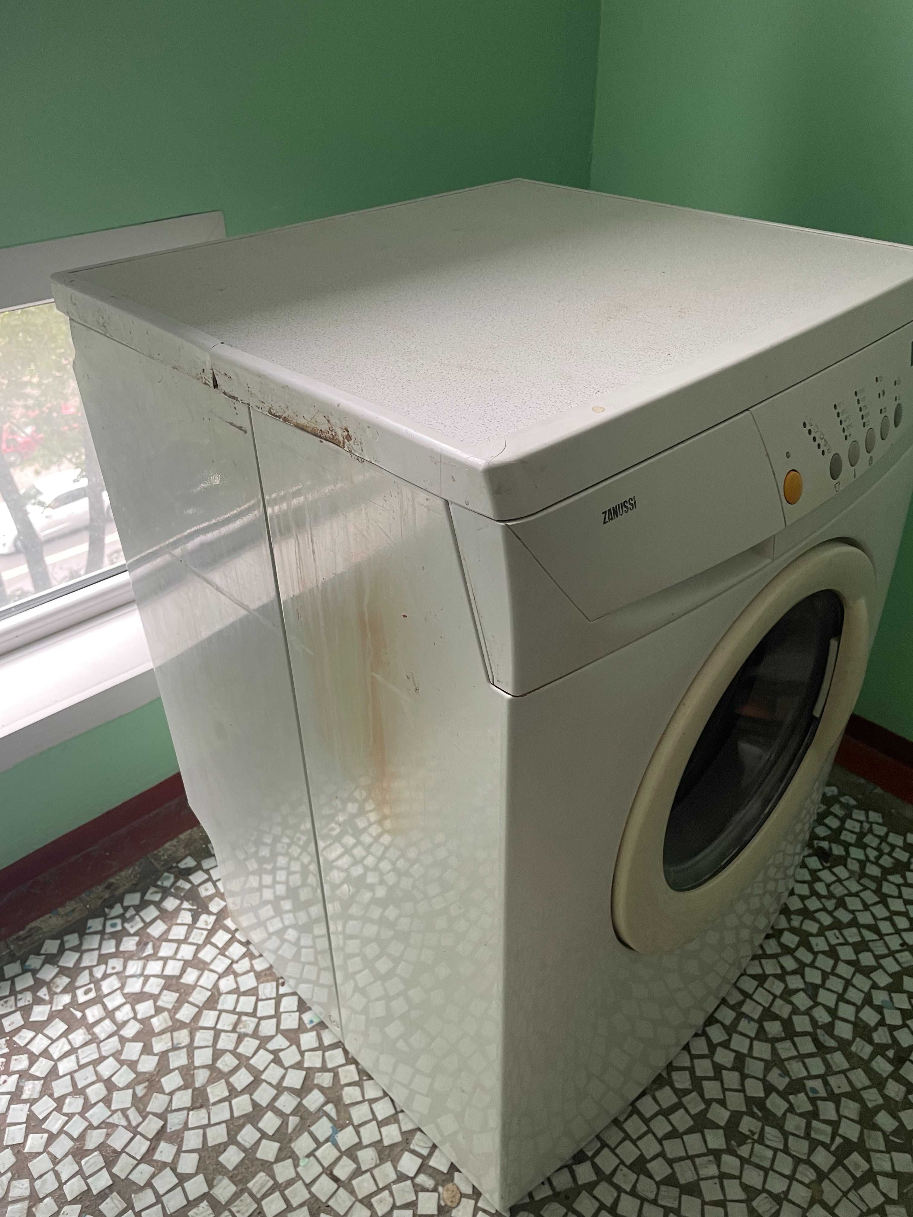 Продам стиральную машинку Zanussi FE 1005. Б/У
