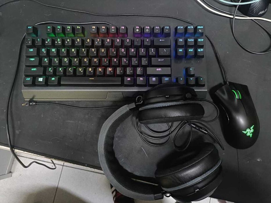 Продам комплект Razer  клавиатура, мышка, наушники