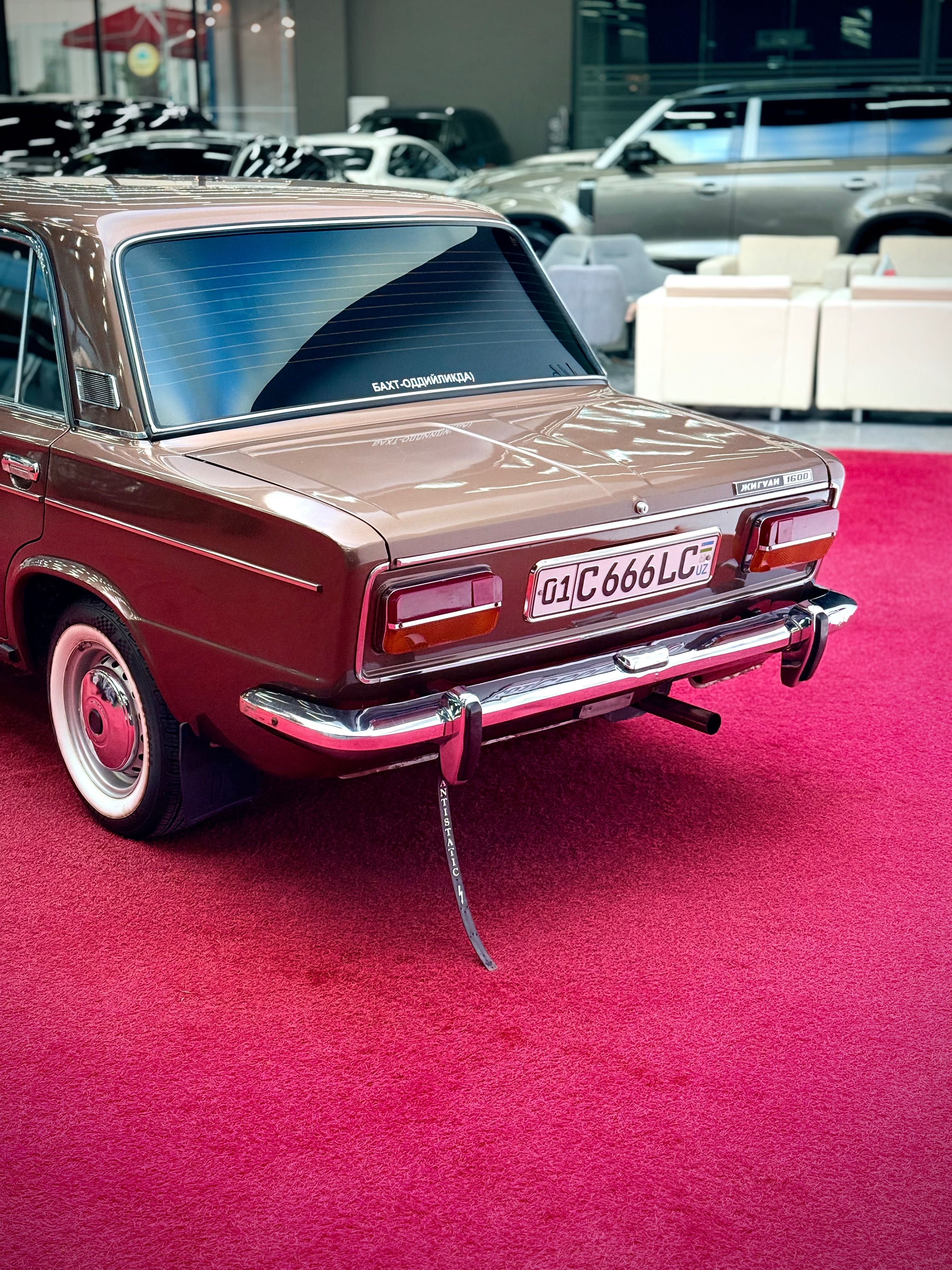 VAZ 2103  radnoy detal sotiladi
