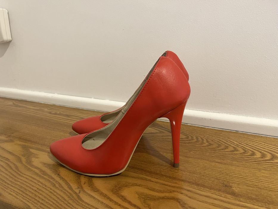 Pantofi rosii toc 35