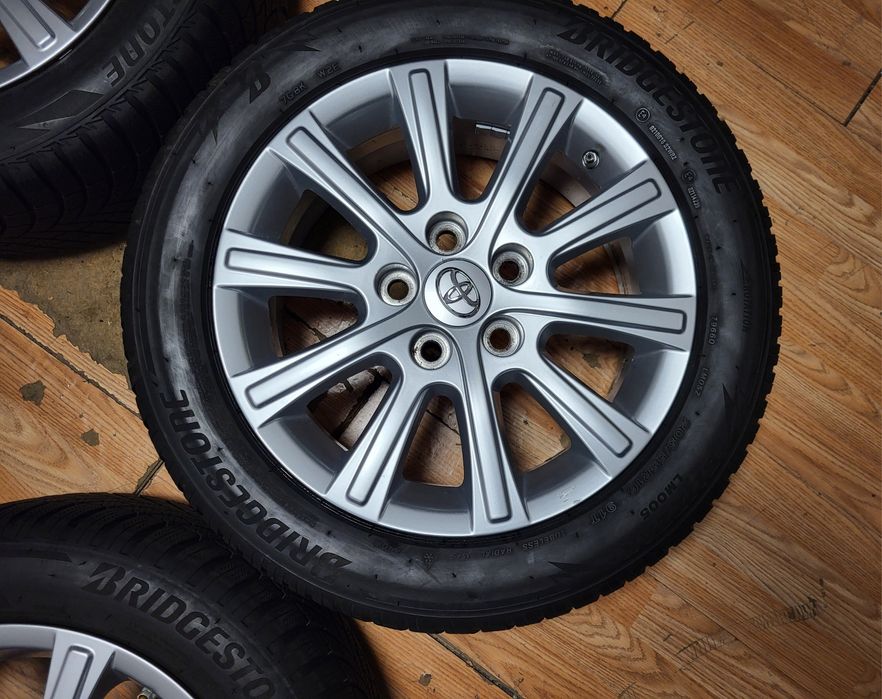 джанти 16" 5х114,3 Toyota гуми 205/55/16 Bridgestone зимни