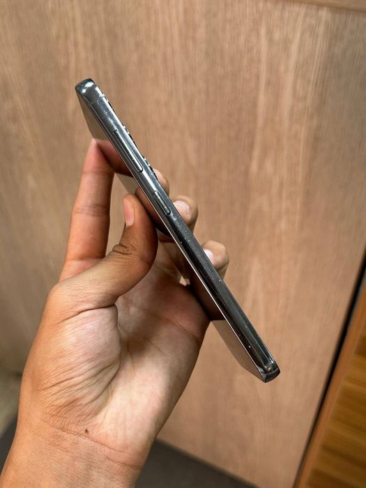 Samsung galaxy s23 5G 8/256gb holati 9/10