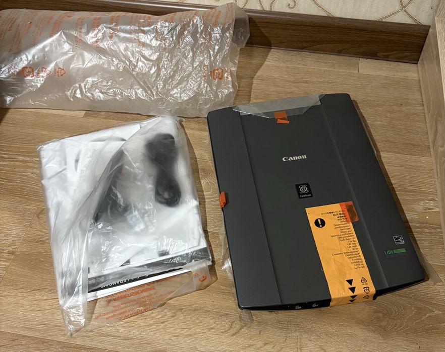 Сканер Canonlide 210
