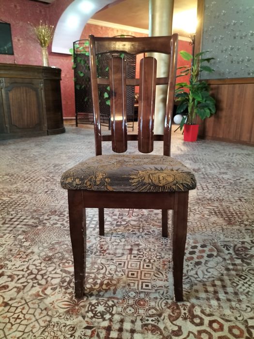 Очень дёшево,продаются стулья со спинкой, натуральное дерево