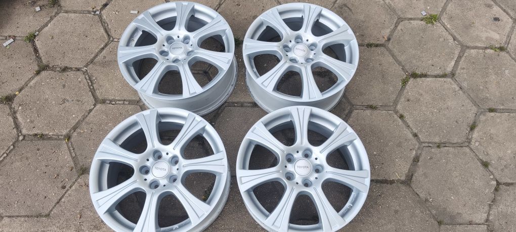 5x114.3 17 цола TOYOTA
