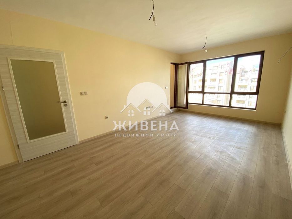 Продава се Двустаен апартамент в Варна, Аспарухово - 72 кв.м за 1917 €/кв.м - Снимка #2