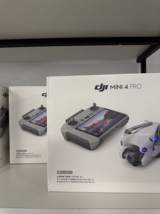 DJI Mini 4 Pro Fly More Combo Plus RC2