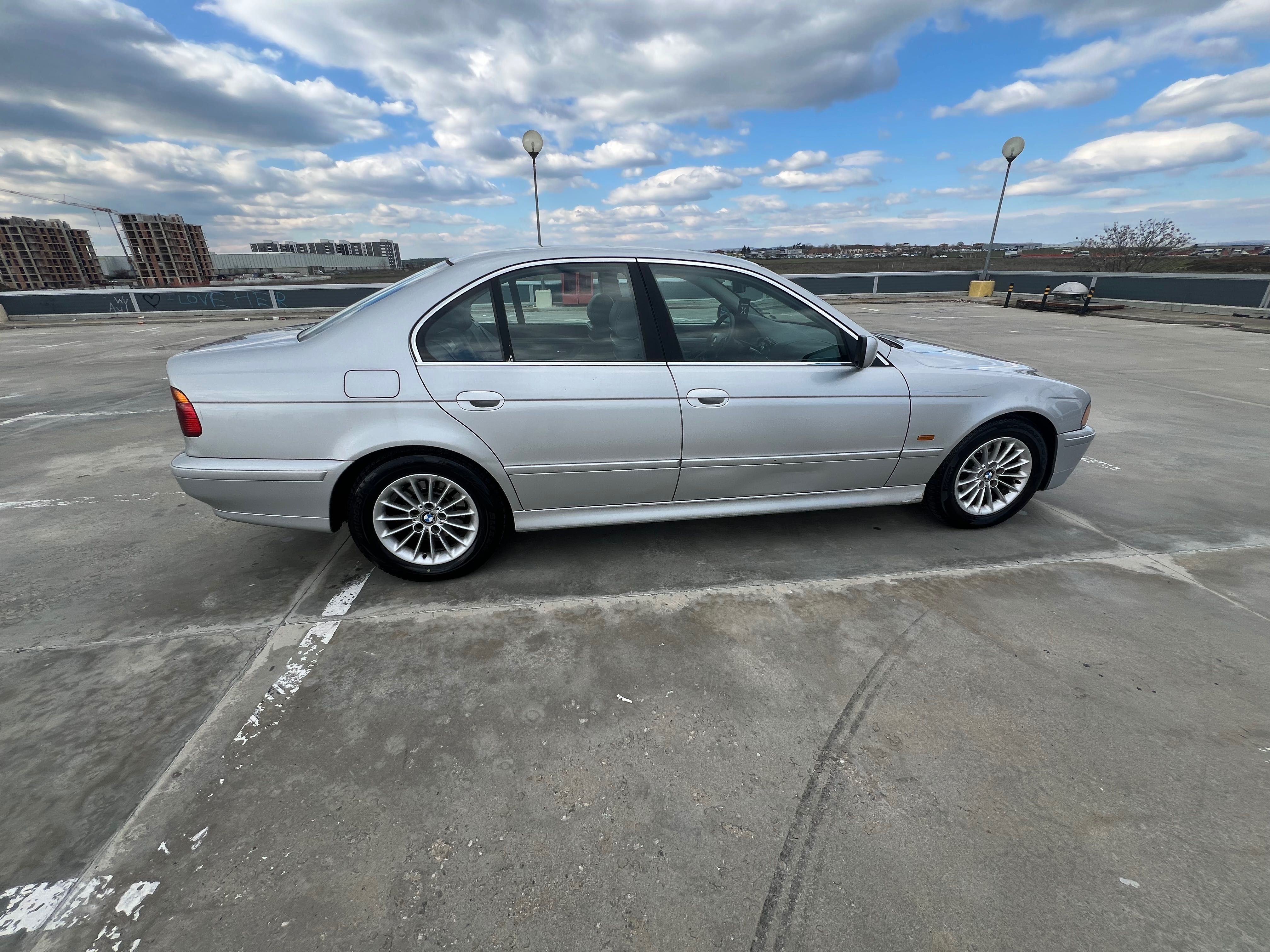 BMW 5та серия легендарния 3.0 мотор
