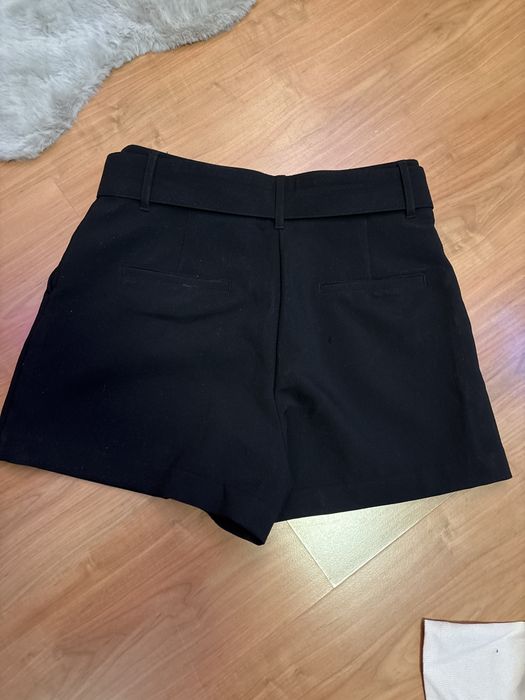 Дамски къси панталоми с колан