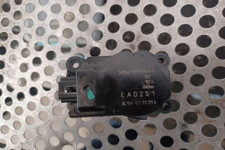 Motoras clapeta aeroterma 3M5H18E616AB Ford Kuga 1  [din 2008 pana  2013] seria Crossover 2.0 TDCi