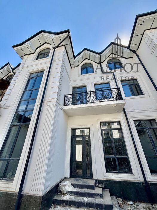 Срочно ‼️ Коттедж Эко базар 220м2 3 этажа дом