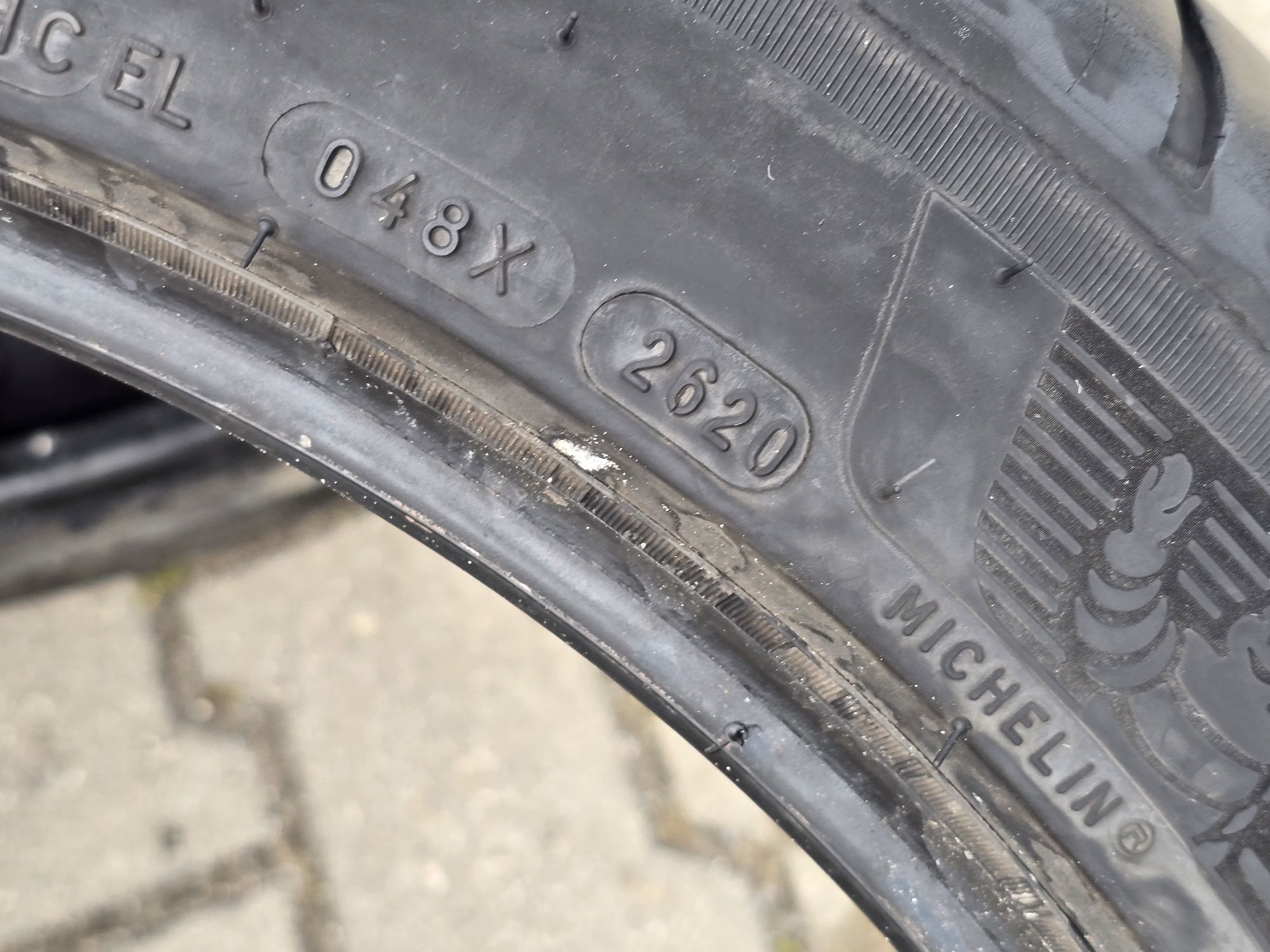 235 45 18 Michelin 2 br.