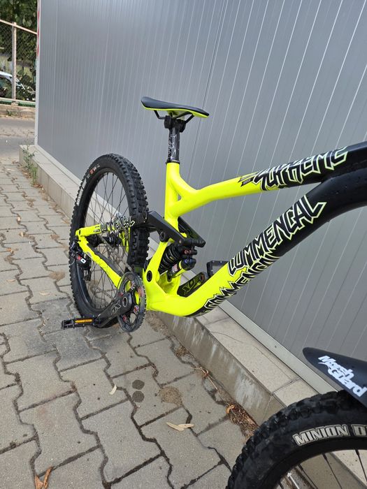 Продавам commencal v3 supreme dh