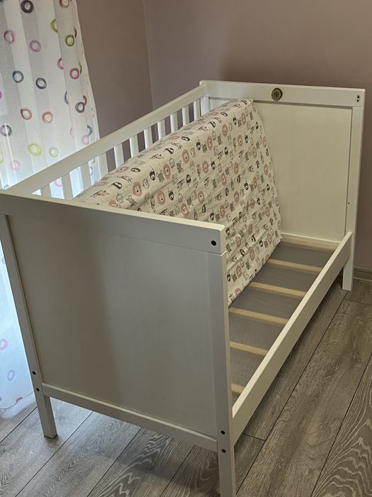 Бебешка кошара и матрак от Икея ( IKEA )