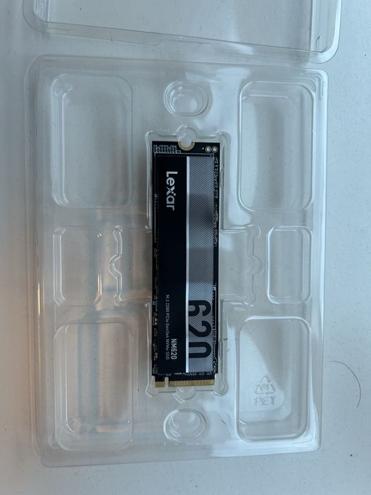 Vând ssd Lexar 512 gb produsul este nou