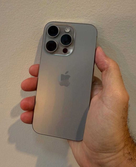 Iphone 15 pro idiyal srocha