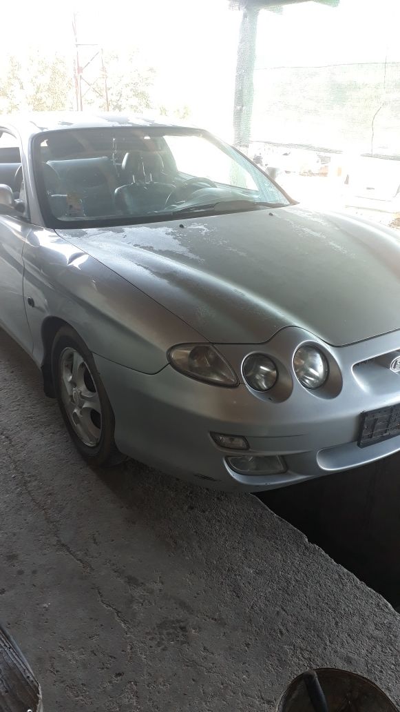 Hyundai Coupe 1.6i на части