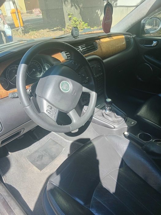 Vând autoturism Jaguar x tipe