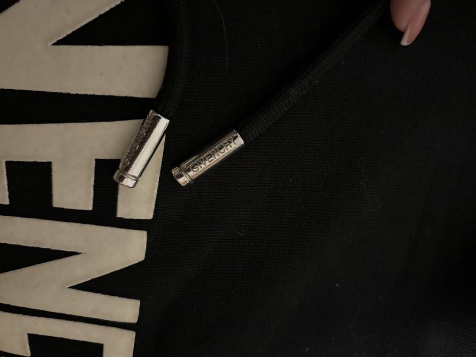 givenchy hanorac