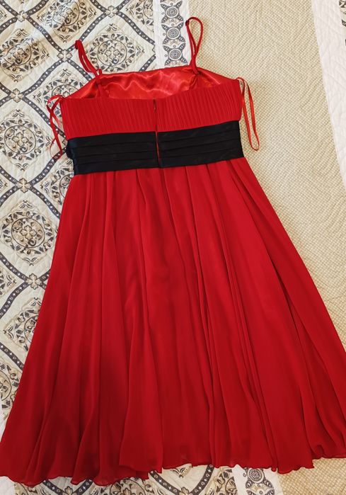 Rochiță Roșie ,Dora , din voal , măsura 38