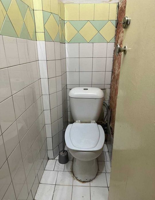 Продатся 3/2/4 Без ремонта. Площадь 64м2.