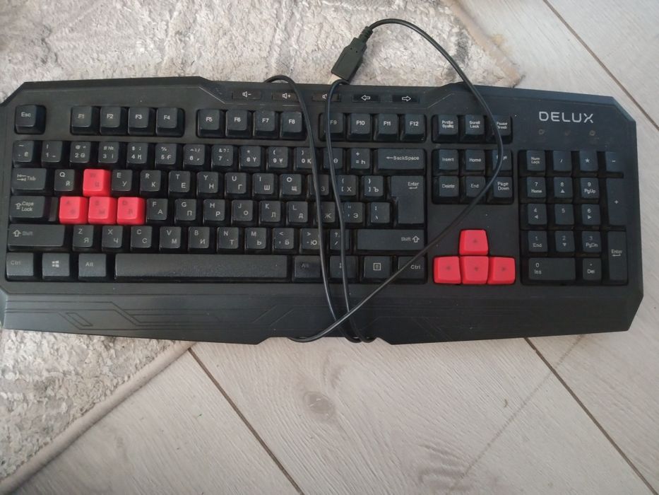 Игровая клавиатура с подсветкой, рабочая