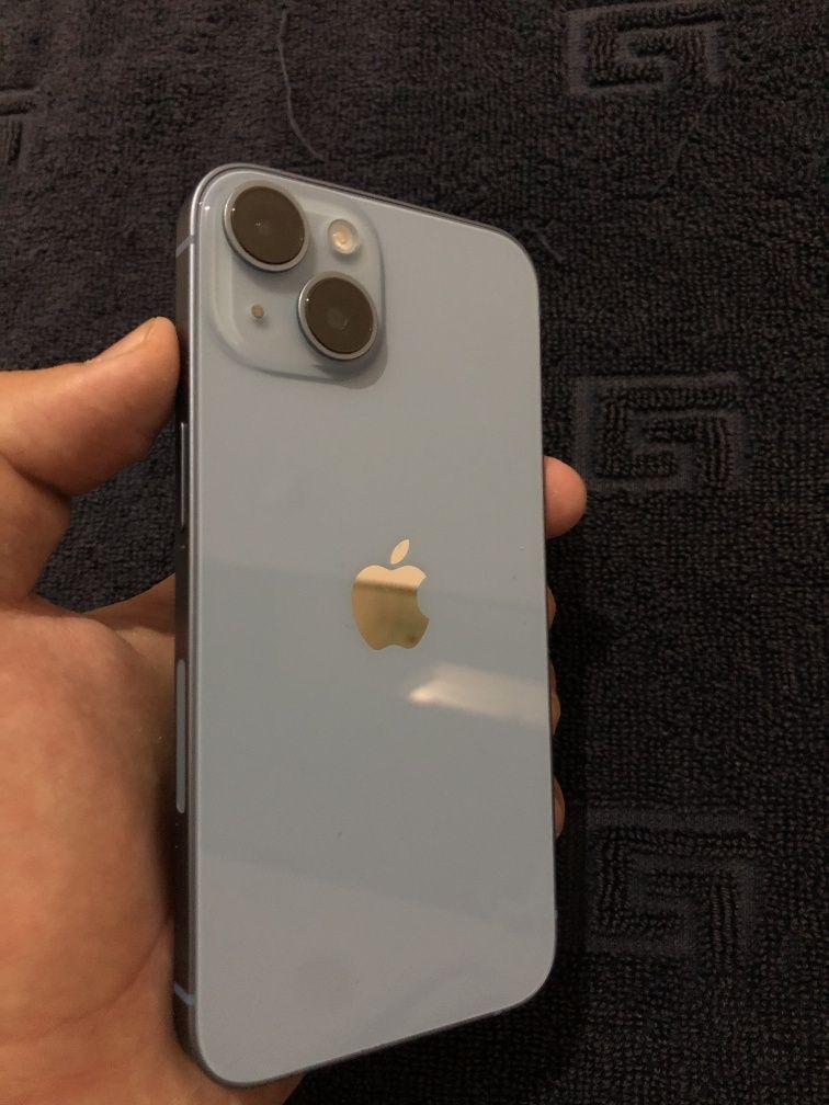 iPhone 14 e-sim .