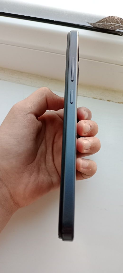 Смартфон itel p40 в идеальном состояние