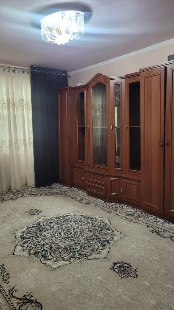 Зарафшон шахрида 3-хонали квартира сотилади
