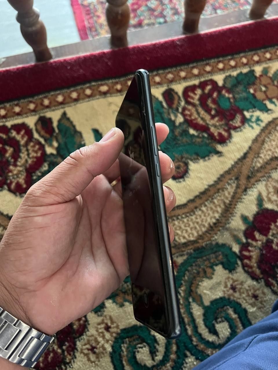 HONOR 9 B sotiladi 256 talik hech qanday aybi yo'q ayfon oldim shunga.